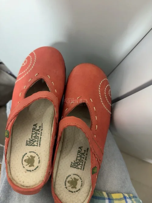 好喜欢这次所有购入的商品！波点+海军领搭配太漂亮啦～小橘子鞋子简直不要太美萌！还有，最爱我的波点大斜挎包啦！东西质量很好，实物也是很貌美！我还要继续淘更多美丽的衣服！