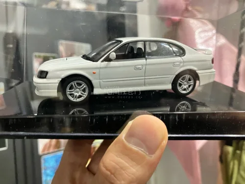 AUTOart SUBARU LEGACY B4 斯巴鲁(挪把佬)
力狮B4中比例车形小见有的，能收到真的很好成色非常好?。走的空运超快打包又好?