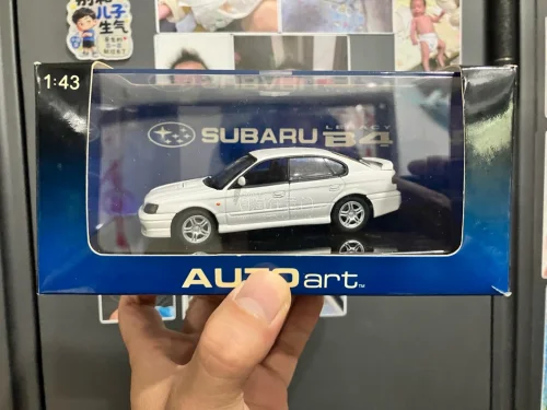 AUTOart SUBARU LEGACY B4 斯巴鲁(挪把佬)
力狮B4中比例车形小见有的，能收到真的很好成色非常好?。走的空运超快打包又好?