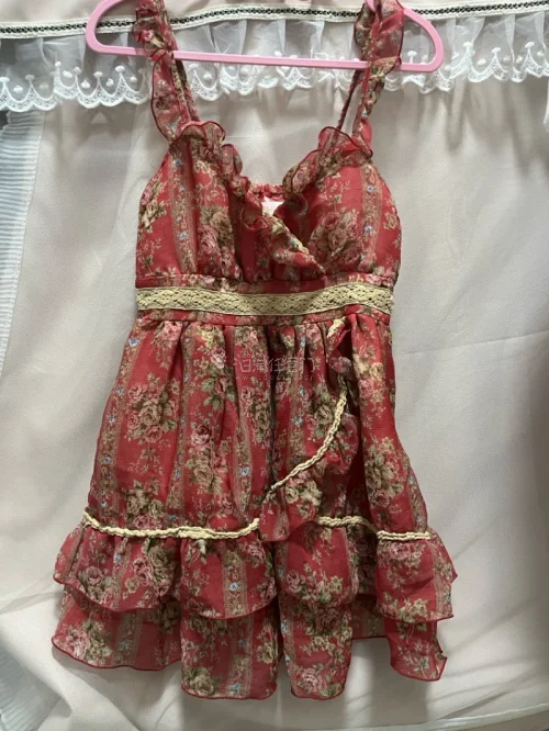 淘到了几条特别美的衣服，又感受到了海淘的魅力～挖煤姬作为一个海淘软件，被大家熟知，下单流程简单，刚上手就能学会使用，真的很不错！