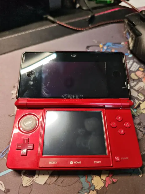 收到了红色的3ds,从购买到收货，大约10天时间，还是很快的。收到的包裹也很好，里面的的填充物不会造成物品的损坏。整体体验非常不错，给好评哦。