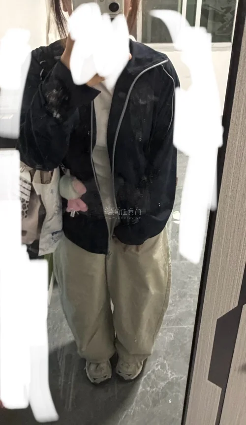 这次在挖煤姬淘的日系衣服安全下车！自带翻译，煤炉找款很方便，入库实拍能看清衣服成色、污渍瑕疵，中古买衣很安心。免费仓储可以多件合单寄出，省下不少国际运费。打包会简单整理衣物，没有过度挤压，收到褶皱不多，实物成色和卖家描述出入很小，物流轨迹更新及时，海淘衣服体验很不错...