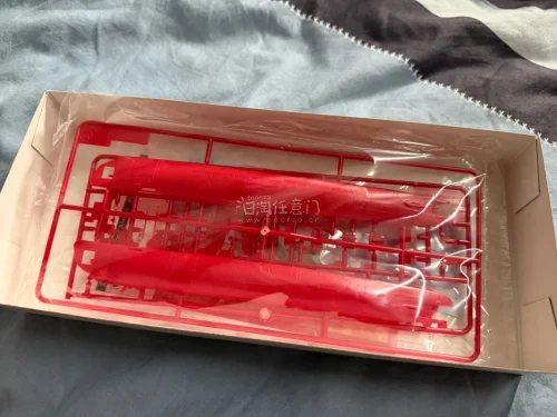 这次海淘入手了心仪已久的模型，整体购物体验非常满意，包裹包装严实，全部商品完好无损，没有出现磕碰、压盒的情况。
青岛社1/350的U‑2501潜艇出自《苍蓝钢铁的琶音》，板件发色漂亮，配套水贴齐全心水很久的套件了。长谷川1/48 F‑22猛禽为初回限定版本，附带专属...