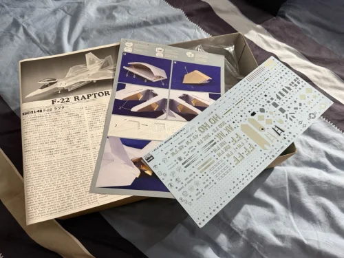 这次海淘入手了心仪已久的模型，整体购物体验非常满意，包裹包装严实，全部商品完好无损，没有出现磕碰、压盒的情况。
青岛社1/350的U‑2501潜艇出自《苍蓝钢铁的琶音》，板件发色漂亮，配套水贴齐全心水很久的套件了。长谷川1/48 F‑22猛禽为初回限定版本，附带专属...