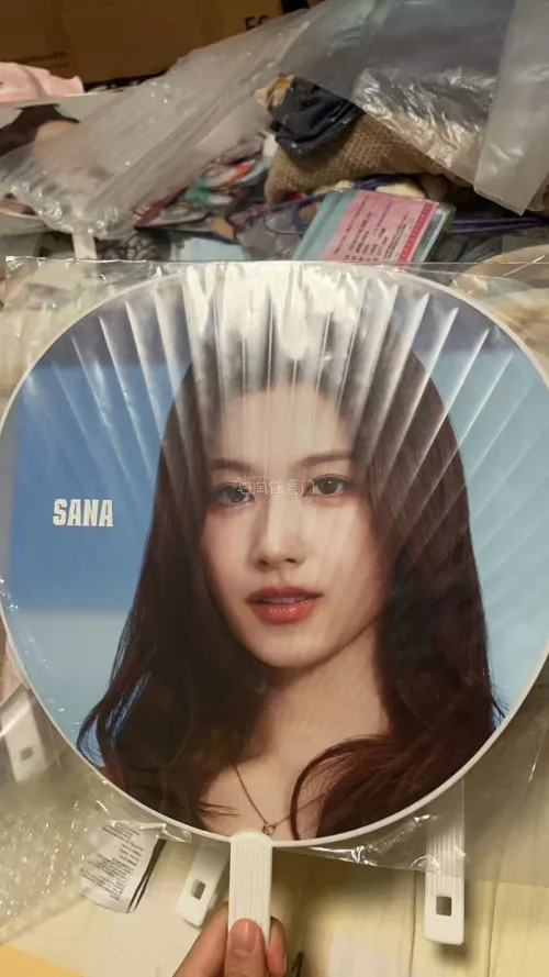这次运回的扇子和cd比较多比较重走的海运，不到一个月就到了，大概20天这样非常快！！！包装也特别好没有什么二次损坏，省邮又安心