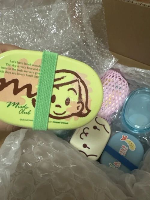 买了好几个超级可爱的中古便当盒，大部分都是新的，打算养小狗一起出去露营的时候使用，真的太可爱，好喜欢，挖煤姬打开了我的新世界～