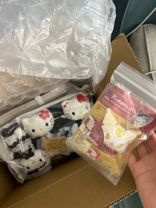 这次在任意门淘到了特别喜欢的娃娃们，非常非常喜欢?，而且价格十分合适，选择了竹蜻蜓快递物流时间也比我想的快很多打包也不错。特别喜欢这次的小萌物们啊