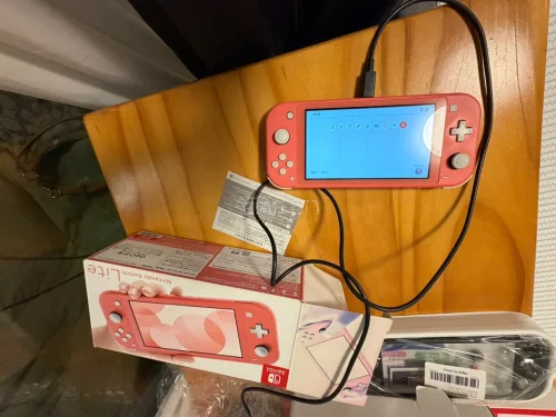 竞拍蹲到的平价Switch Lite?成色很满意！海淘数码千万记得选数码检查，多一层保障更放心。包裹保护到位，没有磕碰。机身小小的很便携，各项功能都正常，这个价格真的很值～海淘捡漏成功，太开心啦?
