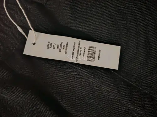 匡威converse旗下的时装品牌以高品质日产服饰为主，这条看起来平平无奇的裤子材质是羊毛wool 非常的顶，价格也合适