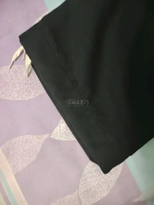 匡威converse旗下的时装品牌以高品质日产服饰为主，这条看起来平平无奇的裤子材质是羊毛wool 非常的顶，价格也合适