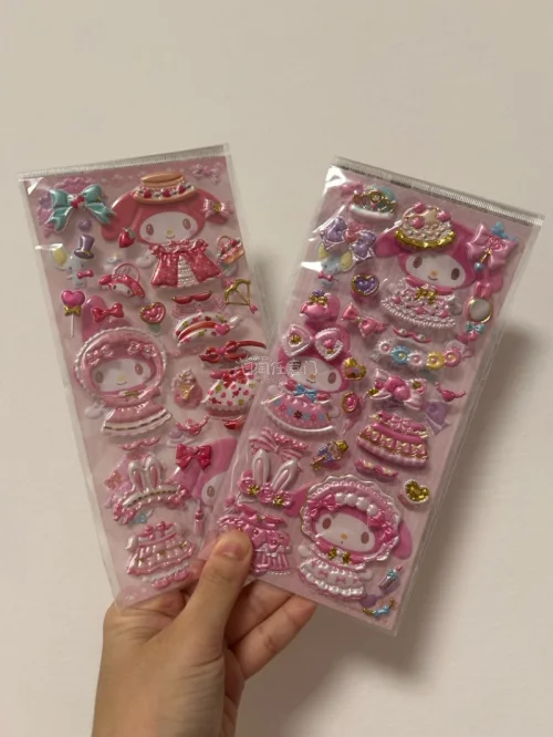 这次在挖煤姬淘到心心念念的美乐蒂中古小首饰盒和贴纸，实物比照片还要粉嫩精致！包装保护得很好，运输过程没有磕碰，清关速度也很理想。中古品相很满意，细节满满，收藏党狂喜，一次很愉快的海淘购物，以后还会继续在这里挖可爱小宝贝！