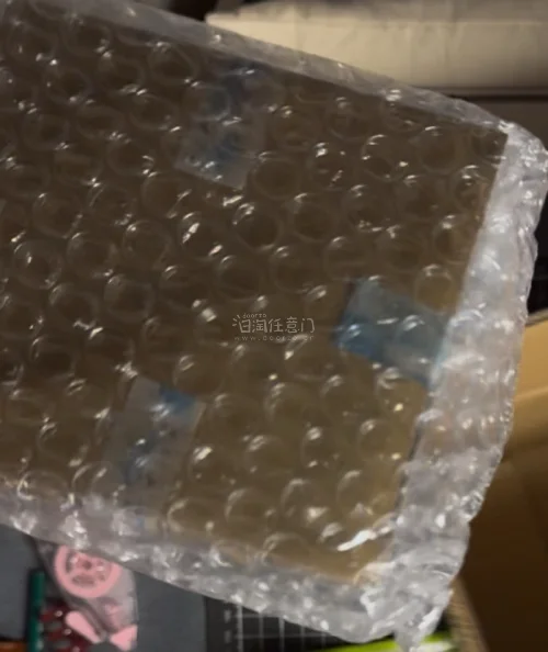 挖煤机的包装依旧安全，这次很意外的是居然还在商品外额外包了泡泡纸很安心啊，展示一下自己吃的部分，这次遇见的樱花妹还画了面包超人的小纸条，非常感谢～