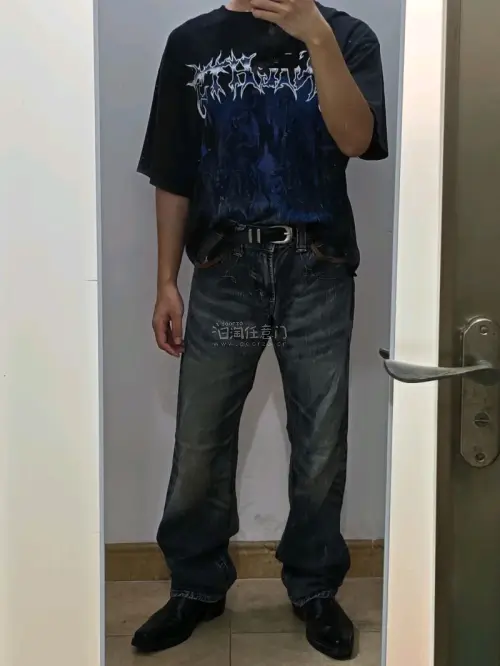 已经数不清是第几回在挖煤姬买东西了，体验依旧好，物流很快包装都很严实。当然最重要的还是实物，实物水洗层次肉眼可见，自然做旧的味道很难在新裤子上找到。上身试穿版型在线，价格也很香，海淘古着依旧省心，相当愉快的一次购物体验