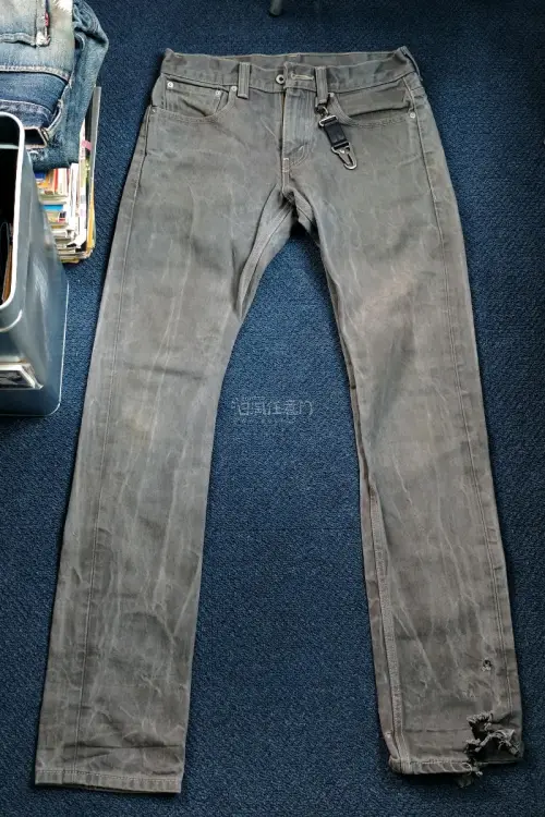 已经数不清是第几回在挖煤姬买东西了，体验依旧好，物流很快包装都很严实。当然最重要的还是实物，实物水洗层次肉眼可见，自然做旧的味道很难在新裤子上找到。上身试穿版型在线，价格也很香，海淘古着依旧省心，相当愉快的一次购物体验