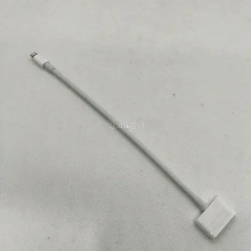 苹果原装Lightning转接头，做工精细，成色不错
