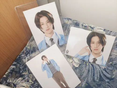这次在平台淘到了live系列的吧唧、生写和扭蛋小卡，商品品相标注很真实，实物和描述没有落差。平台自带翻译，逛煤炉和mandarake很方便，多卖家商品支持合箱，入库称重、物流进度都会实时推送，购物体验流畅，想收日系偶像周边的同好可以放心试试。
