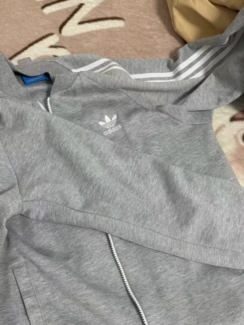 这次切煤体验很不错！打包严实防护到位，商品品相和卖家描述一致。费用透明没有隐形消费，物流信息全程可追踪，免费仓储合单很方便，包装的也很好，以后还会继续用的！