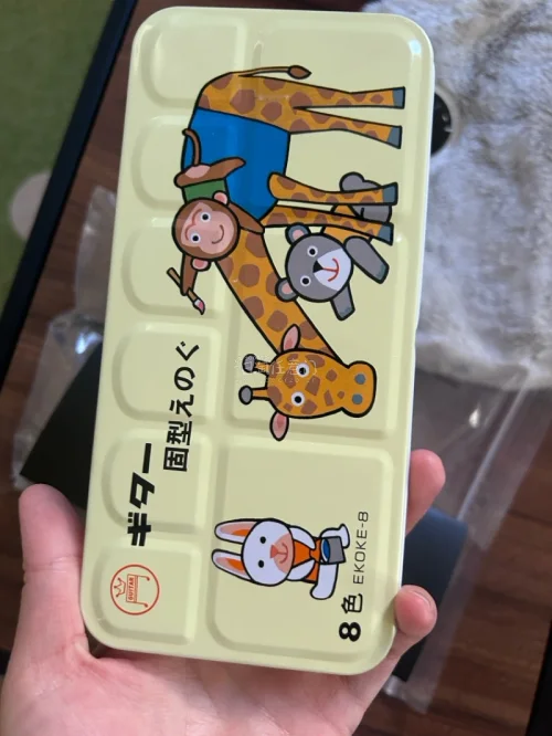 这个月又到了一单 
外面的包装还挺好的，越来越结实了，切了一些钢笔和水彩保护得特别好，推荐使用以下的关键词搜索 
希望大家都能切到想要的商品
