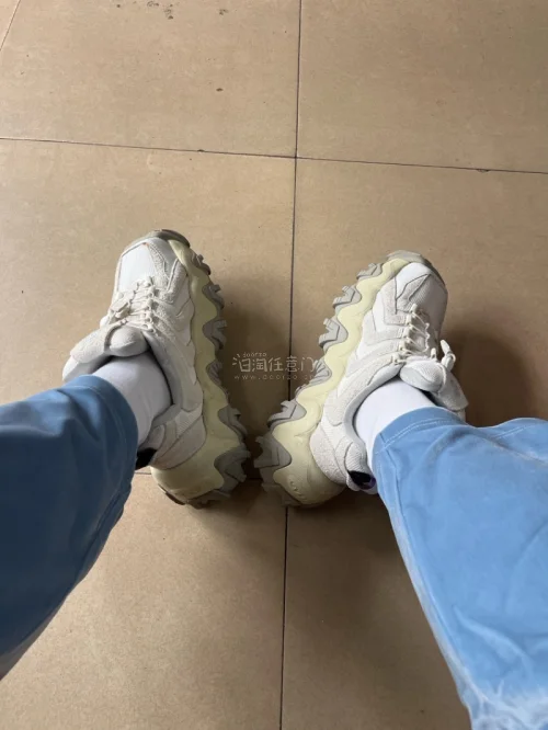 人生中第一次海淘，不记得在哪里接触到这款app，下载安装后发现非常简单易懂，做得非常好，一直想买这双eytys halo，可惜己停产，于是想到了海淘，终于淘到了心心念的鞋子，价格便宜，鞋子很新，一看就是正品，半个月邮到手中，物流还是非常快的，挖煤姖帮我圆梦了
