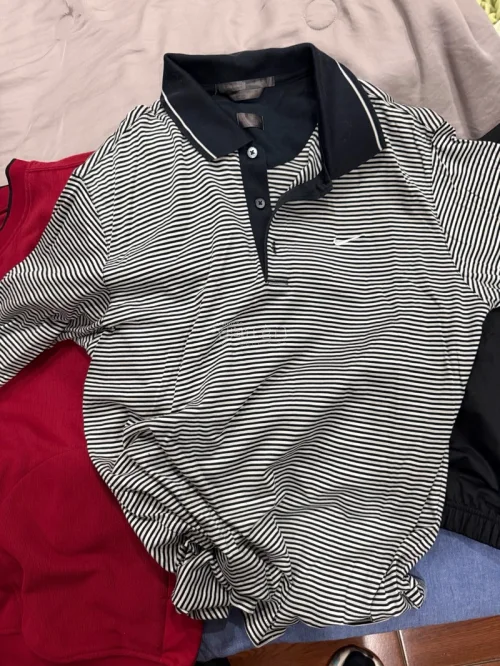 这周在挖煤姬又购买了三件衣服，衣服到手非常的顺利，衣服质量很好，非常的好看，帅气，以后继续会在挖煤姬多买东西的。
