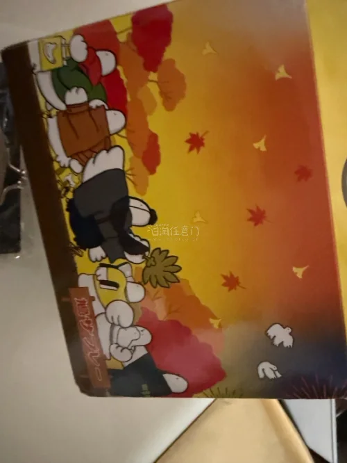 造型是鸽子形状，里面每个铁盒图案都不一样。有庆典，四季等图案。做工很好，铁皮很厚实。可以装点小物件。很满意