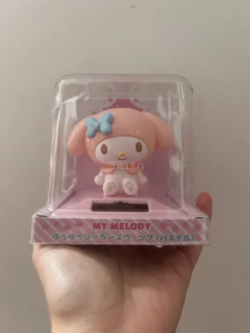 这次在挖煤姬淘到心仪的美乐蒂生日周边啦！品相都很好，包装严实没有磕碰，美乐蒂摆件、生日贺卡还有收纳袋都超精致，粉粉嫩嫩的太戳我。物流也很稳，整个购物体验很满意！