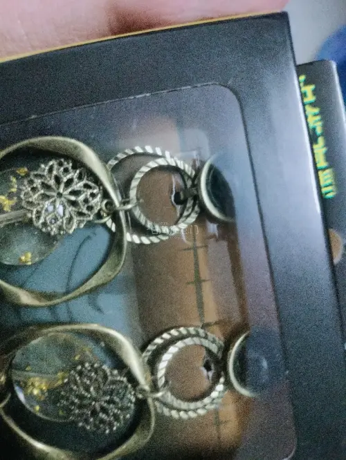 挖煤姬平台作为一个海淘购物平台，为海外用户提供了清晰流畅的购物体验，从浏览下单到国际物流都十分可靠，提供各种搜索方式，这次我淘到了五条夏油三小只的趴趴玩偶和联名耳环，内容丰富令人喜欢！使用了优惠券到手后非常划算！