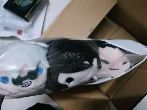 挖煤姬平台作为一个海淘购物平台，为海外用户提供了清晰流畅的购物体验，从浏览下单到国际物流都十分可靠，提供各种搜索方式，这次我淘到了五条夏油三小只的趴趴玩偶和联名耳环，内容丰富令人喜欢！使用了优惠券到手后非常划算！