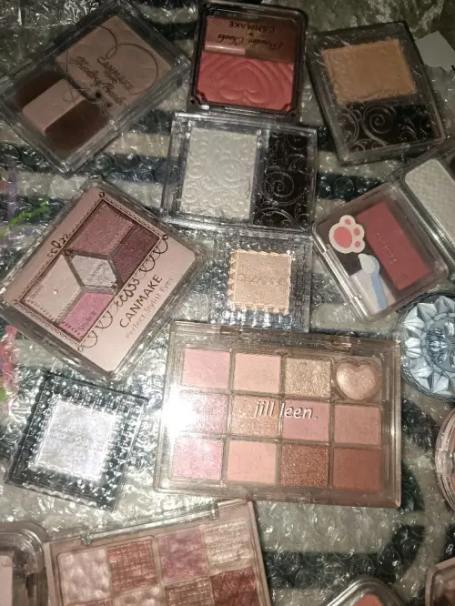 这次参与了一个彩妆拍卖，非常好价拍到了想要的东西，包裹入库速度很快，申请运回来的时候审核很快，物流也很快，打包非常好，之后还会继续使用挖煤姬
