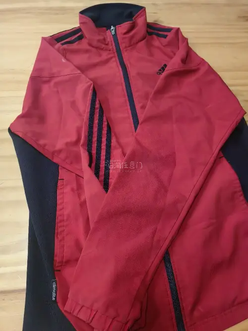 平台全中文界面，日文商品一键翻译，不用翻墙不用外币卡，支付宝直接付款，新手零门槛。多次回购，体验一直满分！如果你也喜欢古着，那一定要试试海淘，能购买到很多国内没有的古早产物，还能吃到超级大好价。#日淘任意门 #挖煤姬 #任意门和挖煤姬 #挖煤姬好物秀#古着