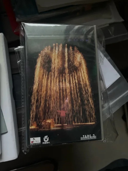 这次在挖煤姬淘到刘德华多张CD、专辑还有94演唱会双盘VHS录像带，都是怀旧好货！碟片盘面干净，VHS外壳完好，包装稳妥，到货没有磕碰。老藏品保存状态超出预期，经典收藏如愿入手，海淘体验很棒，非常满意！
