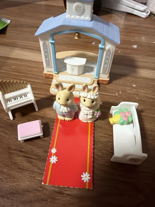 第n次使用挖煤姬，购物体验非常好，不懂日文也能轻松解决，国内市场的森林家族绝版非常难买，即使偶尔看到了心仪的，价格也居高不下，很难抢到，偶然得知有挖煤姬这个平台抱着试一试的心态来，从一开始的一级用户现在已经变成5级用户，后续还要在挖煤姬买很多东西，这次我选用的是竹蜻...