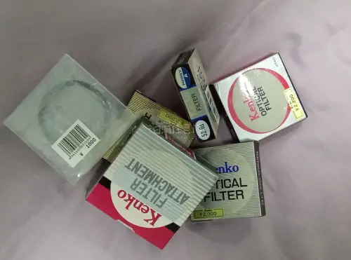 第一次入手肯高的相机滤镜套装，卖家说是长辈之前摄影爱好留下来的中古物件。虽然我对各类滤镜的具体玩法还在慢慢摸索，收到货之后检查下来，整套物品和商品描述一致，能看出是收藏使用过的老物件。这次购物体验很不错，平台海淘整个流程顺畅，收到包裹完好无损，后续慢慢尝试不同滤镜拍...