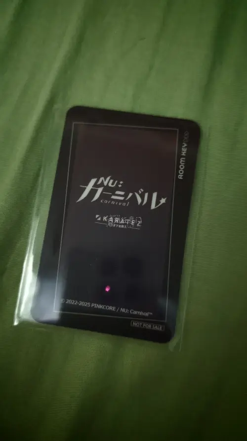 买到了小梦情，没有购买额外的加固服务，卖家用了硬纸板，还是很安全的。卡面也没有太大的瑕疵，弯折啥的，物流也非常给力，时效还是很快的。