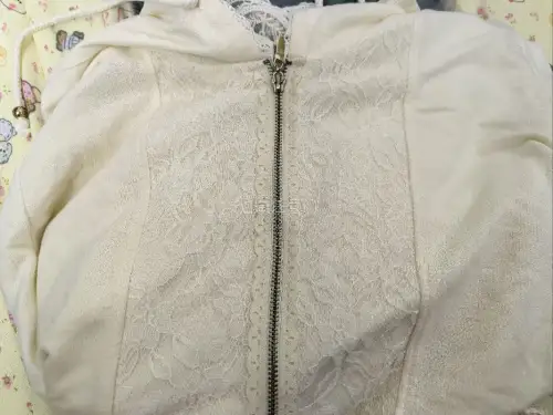 挖到心仪中古衣服，顺利安全下车✨(｡>∀<｡)