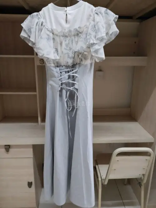 这次在挖煤姬入手了一件心仪单品，整体体验特别顺畅。页面翻译很贴心，能完整看清商品实拍与细节说明，沟通、下单全程不用费心对接海外卖家，操作门槛很低。各项费用提前列明，没有隐藏花销，包裹包装扎实，收到时品相和描述完全相符，质感在线。小众款式很难在国内实体店碰到，喜欢海外...