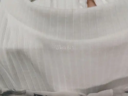 这次在挖煤姬入手了一件心仪单品，整体体验特别顺畅。页面翻译很贴心，能完整看清商品实拍与细节说明，沟通、下单全程不用费心对接海外卖家，操作门槛很低。各项费用提前列明，没有隐藏花销，包裹包装扎实，收到时品相和描述完全相符，质感在线。小众款式很难在国内实体店碰到，喜欢海外...