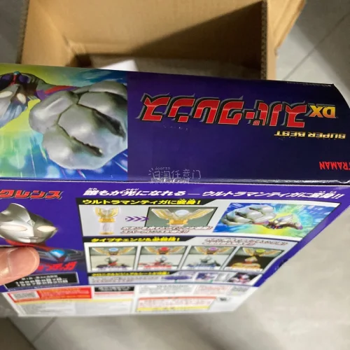 为纪念奥特曼系列60周年，奥特曼迪迦的变身道具Spark Lance以SUPER BEST的名义复活，按键时，灯光会亮起，变身音效和特殊招式音效也会被激活，附带了纪念60周年的视觉表