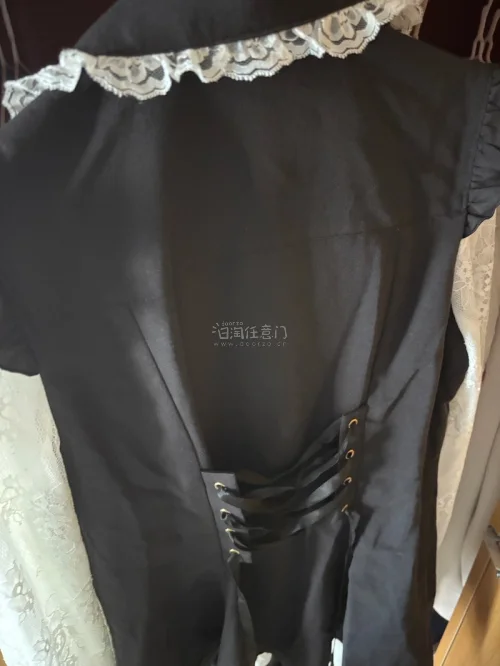 这次在挖煤姬上切了一条sc23蕾丝袖和grl的上衣 没想到air package的速度这么快 版型特别好 水洗标也是全的