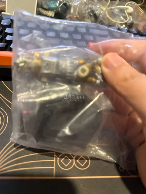 第二百五十四单，又是一堆名鉴。丰富收藏吧。这次都是已拆的，但是价格非常实惠，让人忍不住出手，希望以后可以蹲到更多好价商品