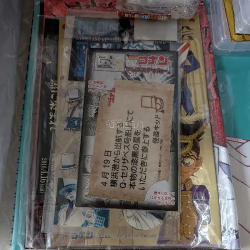 终于淘到心心念念的生日砖和周边了 尽管担心易碎物品但在我收到货后一切担心都显得多余！真的包装特别厚特别用心 感谢挖煤姬让我的小物漂洋过海来找我！超级喜欢！