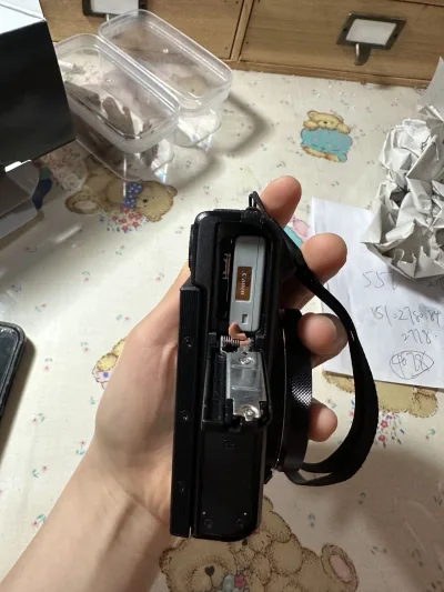 太棒了，相机功能完好，外观也没有任何受损。有些小瑕疵就是镜头有些灰尘，没有中文，只能设置成日语和英文。但是已经很满足啦～比在国内便宜很多！！