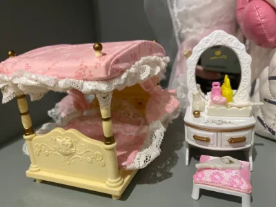 中古品はよく保存されています。実物建築がとてもきれいで、展示用です。販売者に感謝します。協力してください。