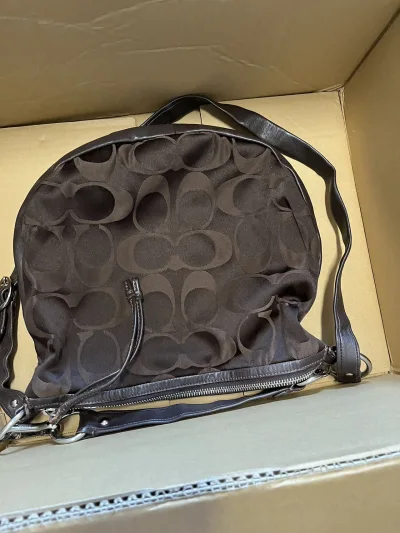 各种做足功课后，终于下定决心买了包包，一买就停不下来，但是包包都好好看！！跟细节图一样，成色也很棒！好喜欢好美丽！
代切速度也很快，经常能切到好价！

国际快递选的是海运，简单便捷，超级快，20天就拿到手了。这单也没有被税到，很幸运了，朋友看到我的包包后很喜欢，在我...