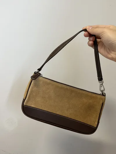 包包美绝了！看细节图的时候就觉得会很好看，收到后简直太喜欢了，成色也很好，跟细节图一样，好喜欢好喜欢，期待下次收货