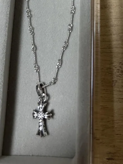 分享一下在挖煤姬买的包裹，我一般都是买中古首饰，基本上每次都选择商品确认服务，有时候会选择拍照服务，包装上都很好，我还会继续来买的！
另外在这里，我建议大家尽量选择有商家认证的店！个人商家有时候拍照不清晰，商品真假问题没办法确认，大家千万不要贪小便宜