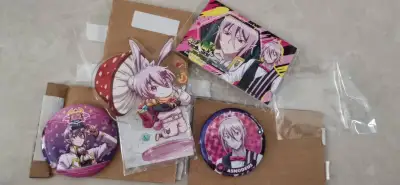 第一次购买给我激动的十几天都睡不好觉，艾利斯美死了美死了美死了。好美好美好美，说实话我真没想到邮费竟然这么贵我的天。但是收到了之后心情也是非常非常满意，太喜欢了受不了了，日本的出物者很不错啊如果能再稍微降低点价格就超级棒了