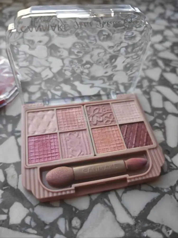 成功拿下几乎全新的canmake眼影和超火色号的腮红！期待用成铁皮！
最近迷上了中古包，通过任意门的搜索、翻译和查找同款、筛选价格等功能成功找到我想要的款式，卖家描述准确，到手后发现特别新！超级好看，特别喜欢！