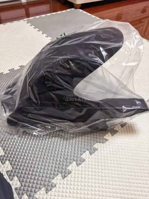 购买了西班牙??产的为铃木V-STROM650专属设计的PUIG的后挡泥板，细节质感非常棒，安装说明也简单易懂，包装非常讲究，一次很好的购物体验，等待安装后使用效果反馈